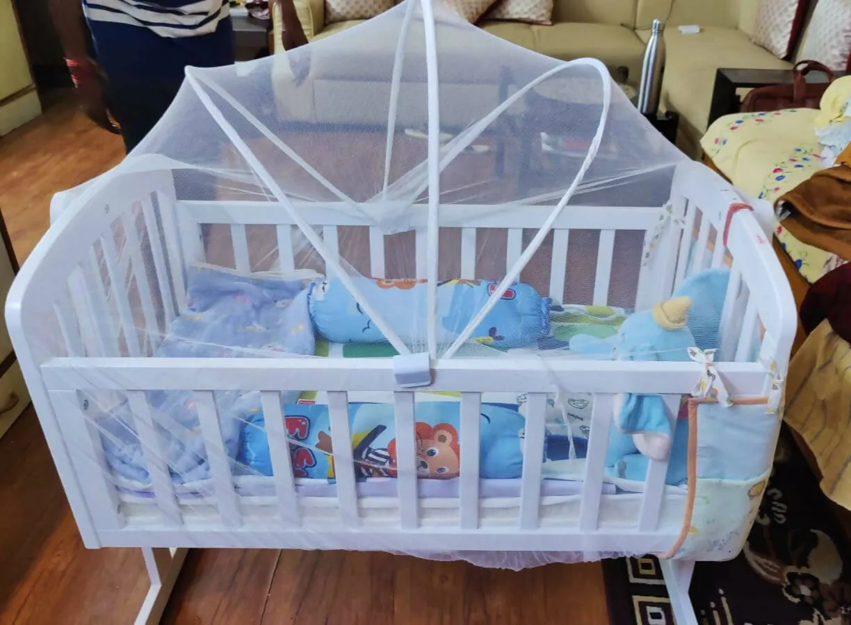 BABYHUG Joy Cradle with Mattress and Mosquito Net, Dimensions - 98L x 57.5W x 81H cm