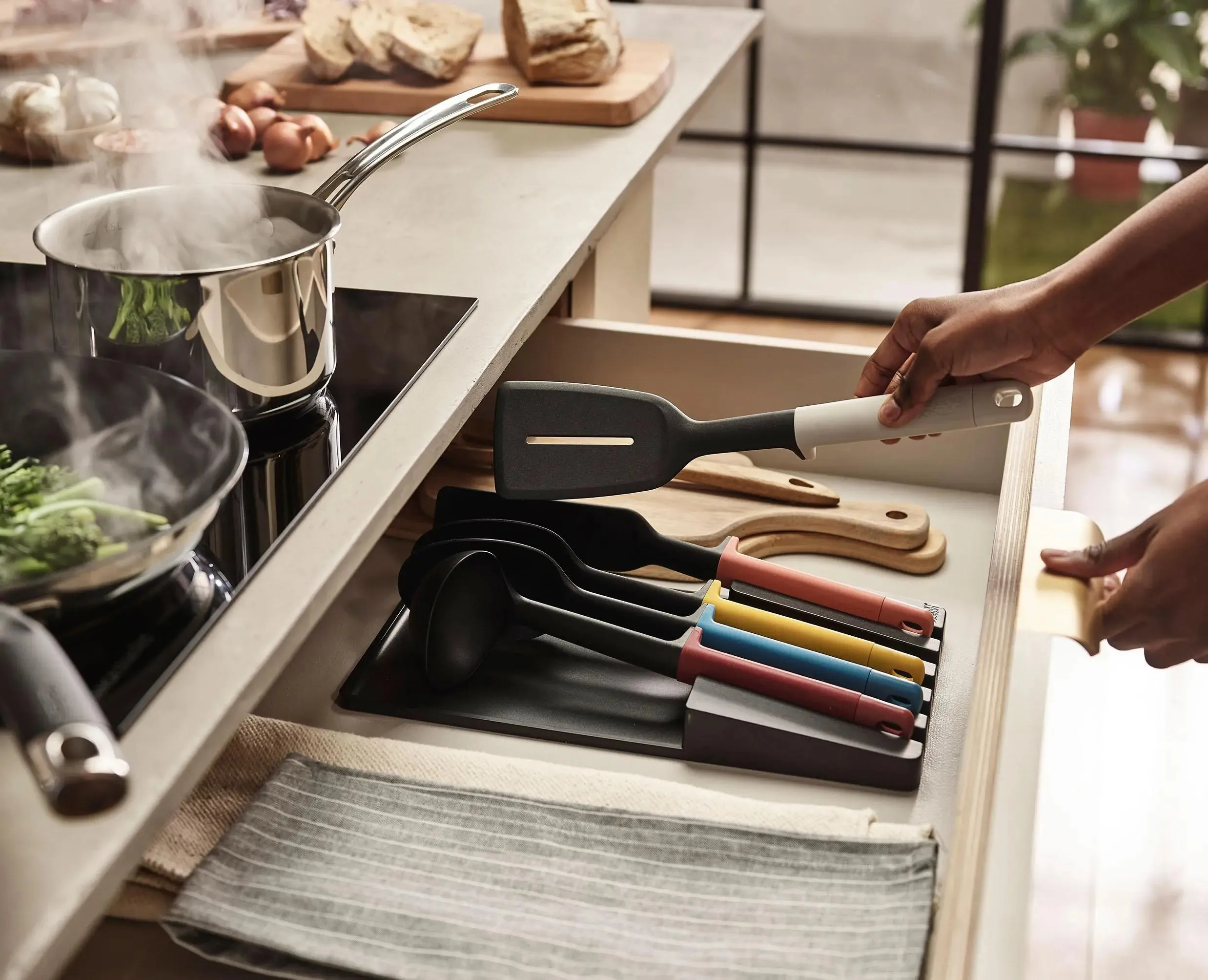 Elevate™ 5-piece Multicolour In-drawer Utensil Set