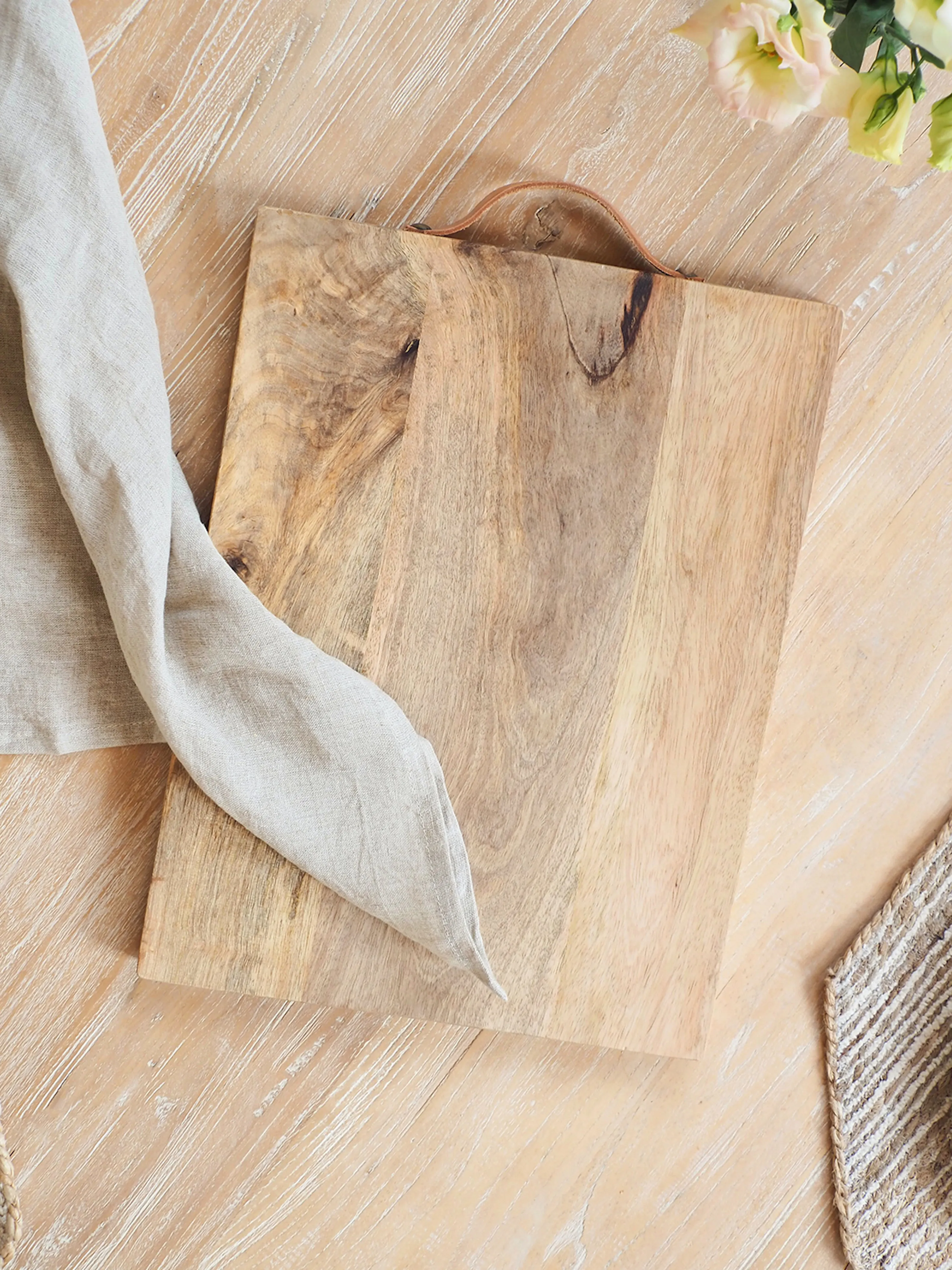 Eliot Cutting Board w/ Leather Handle