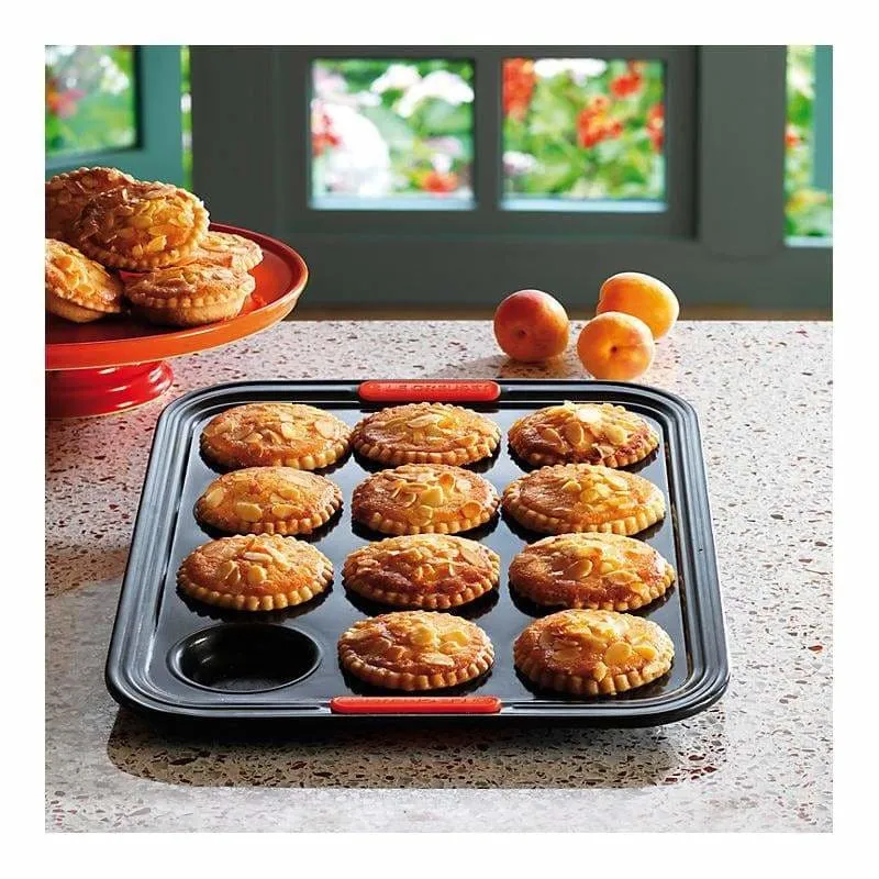 Le Creuset 12 Cup Bun Tray