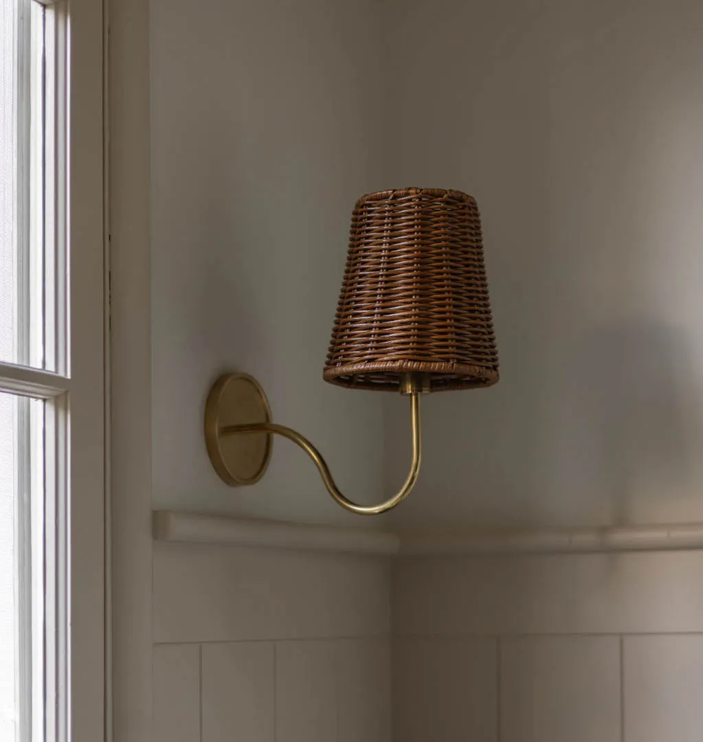 Lyndsie Small Sconce