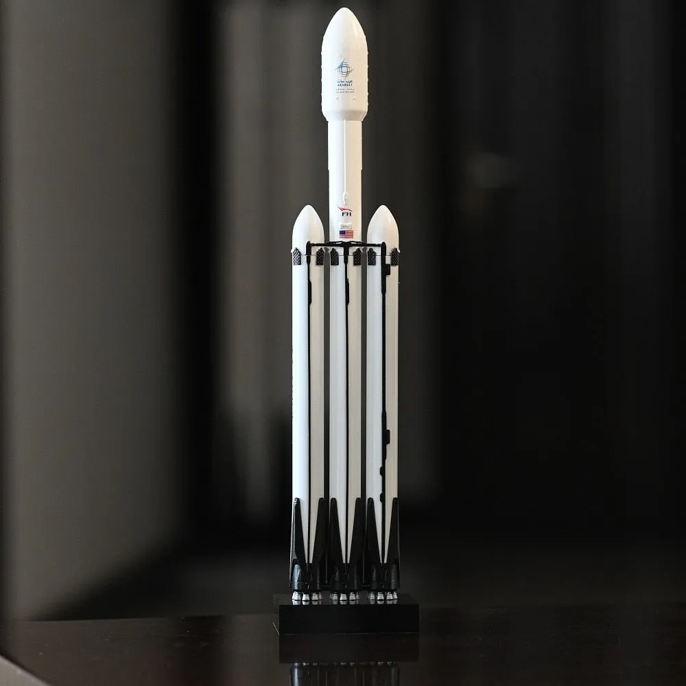 NASA Space X Model Rocket Falcon Super Heavy Spacecraft Model Desk Top Display.