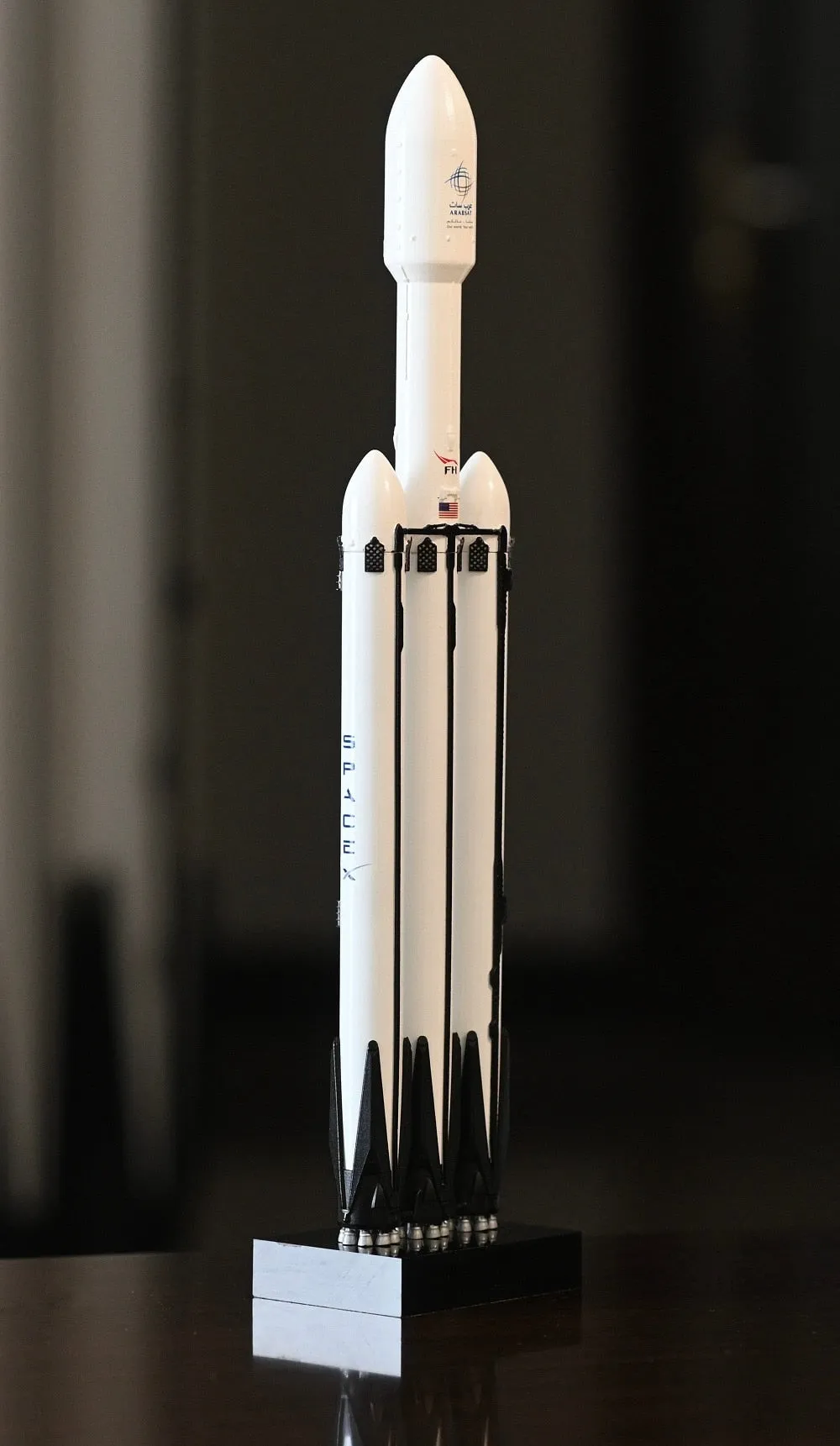 NASA Space X Model Rocket Falcon Super Heavy Spacecraft Model Desk Top Display.