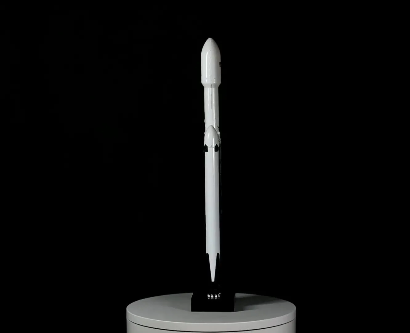 NASA Space X Model Rocket Falcon Super Heavy Spacecraft Model Desk Top Display.