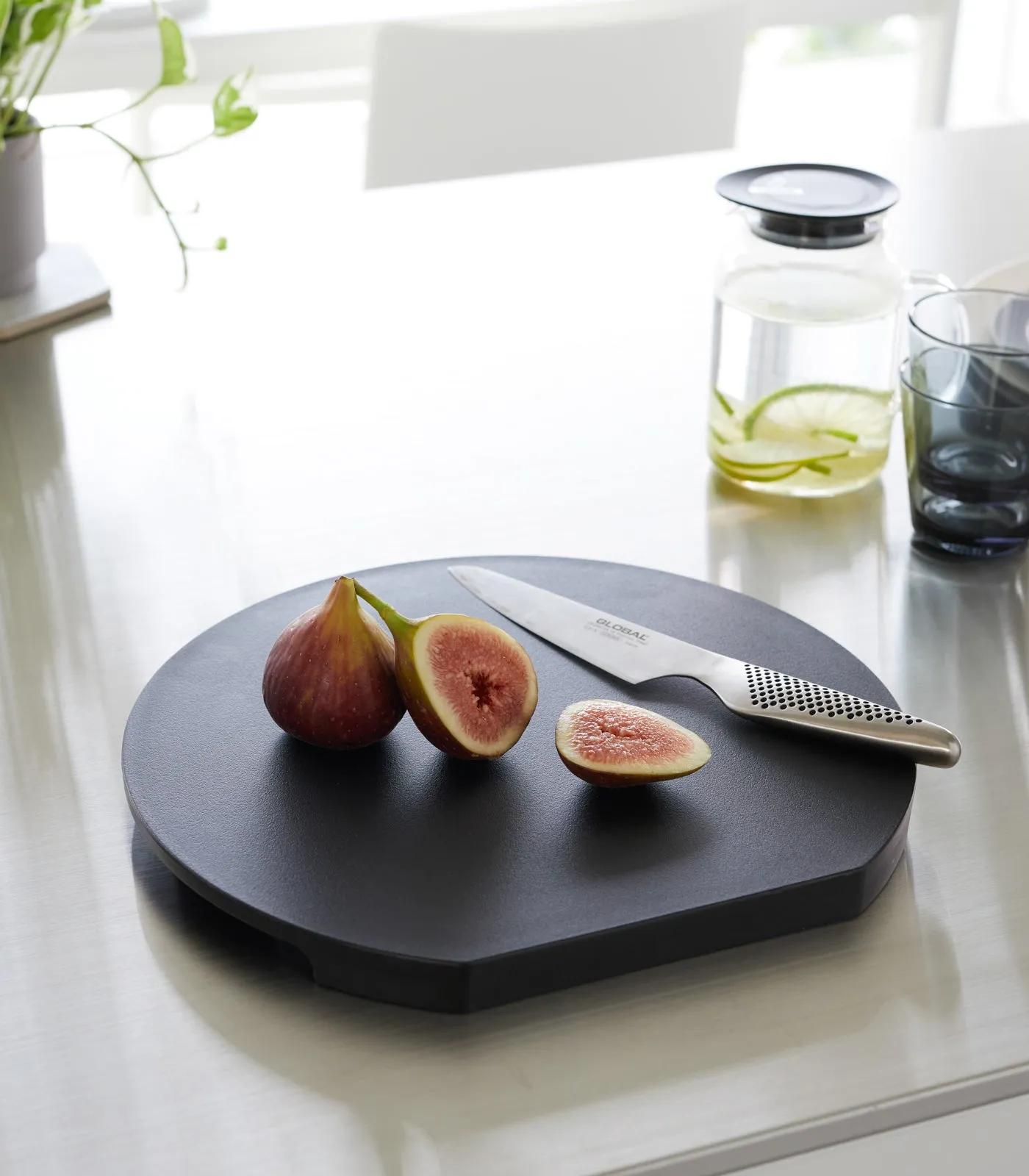 Round Magnetic Cutting Board