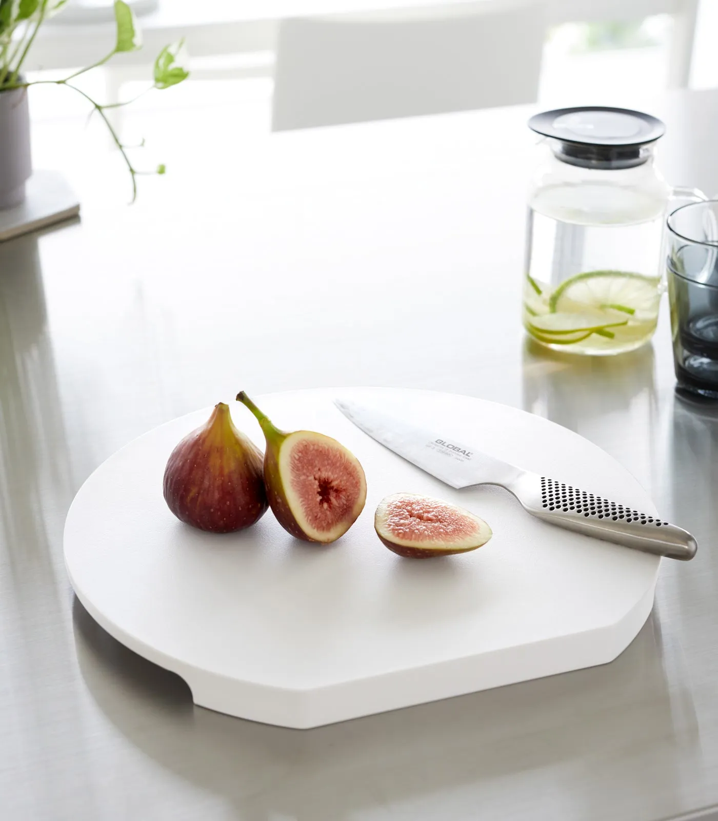 Round Magnetic Cutting Board