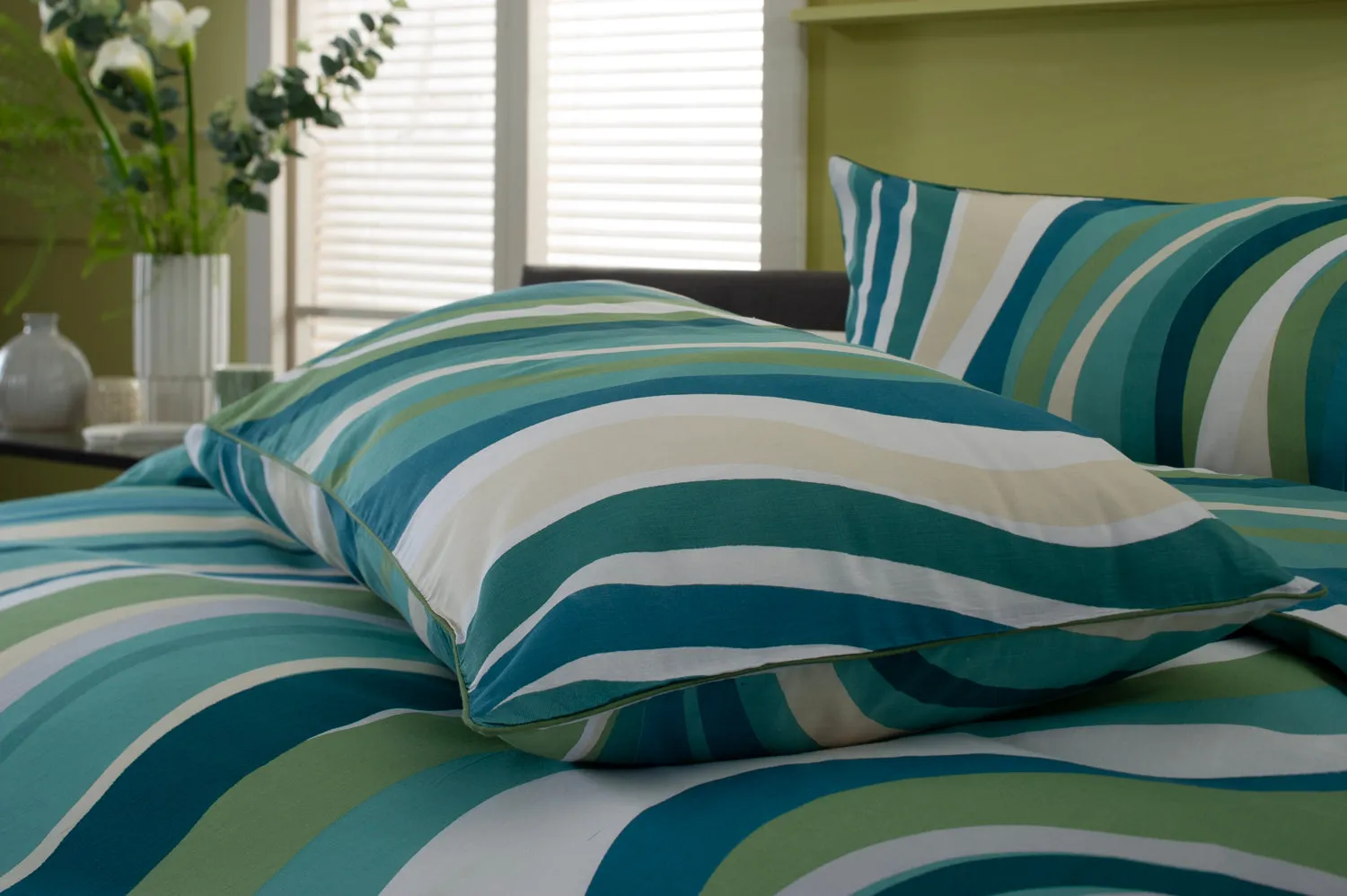 Smith Wave Green Deluxe Cotton Printed Bedlinen Duvet set