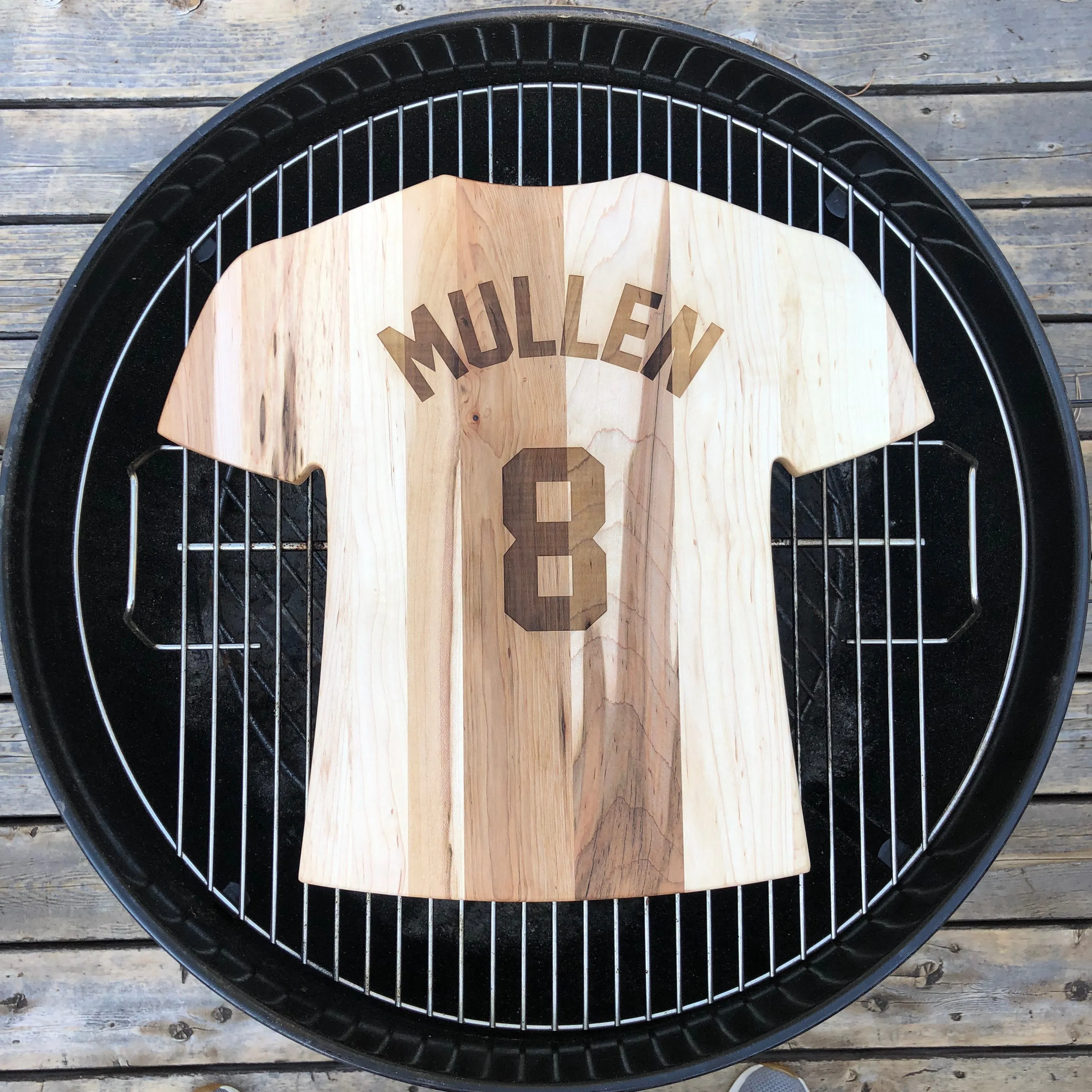 Twins de Minnesota Team Jersey Cutting Board | Choose Your Favorite MLB Player | Customize With Your Name & Number | Add a Personalized Note (en Español)