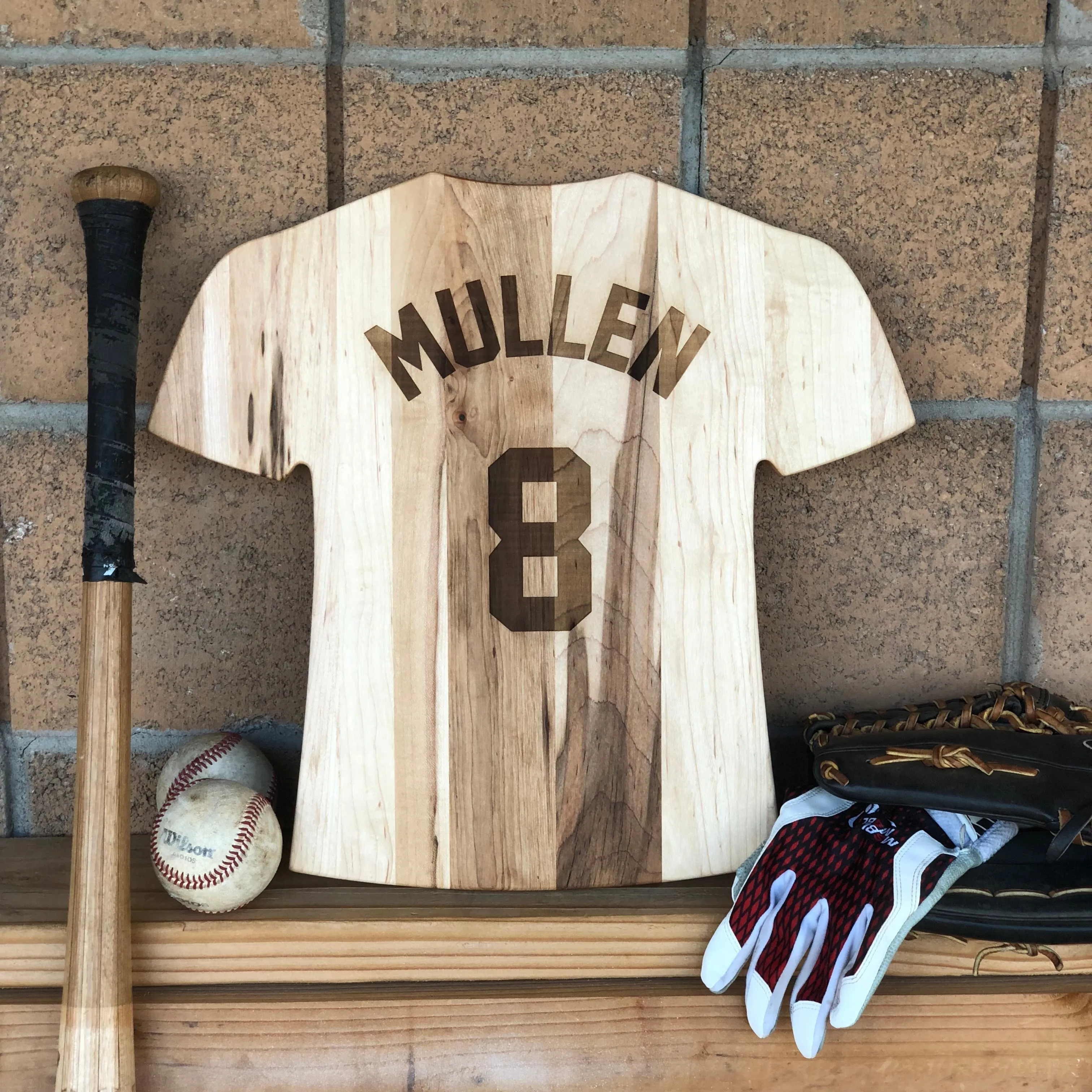 Twins de Minnesota Team Jersey Cutting Board | Choose Your Favorite MLB Player | Customize With Your Name & Number | Add a Personalized Note (en Español)