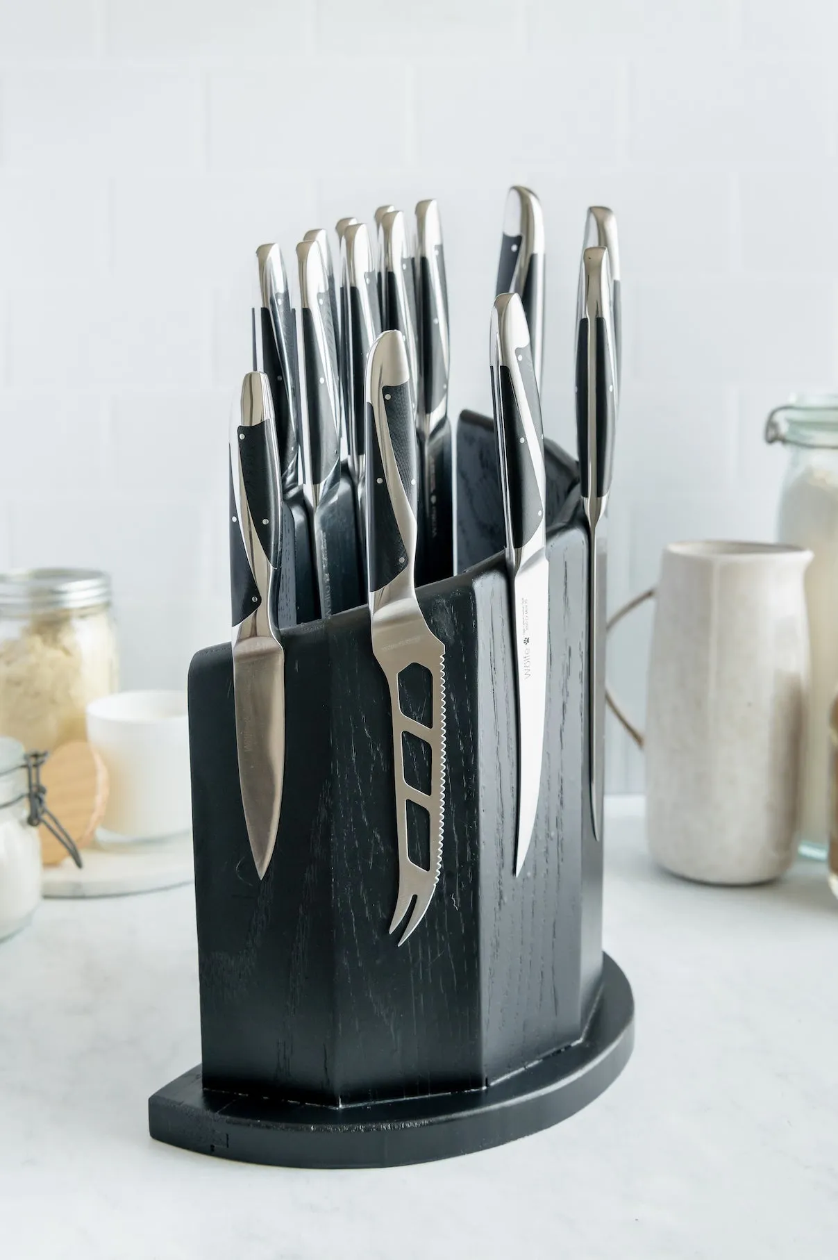 Wölfe 14 Pc Cutlery Set with Magnetic Block