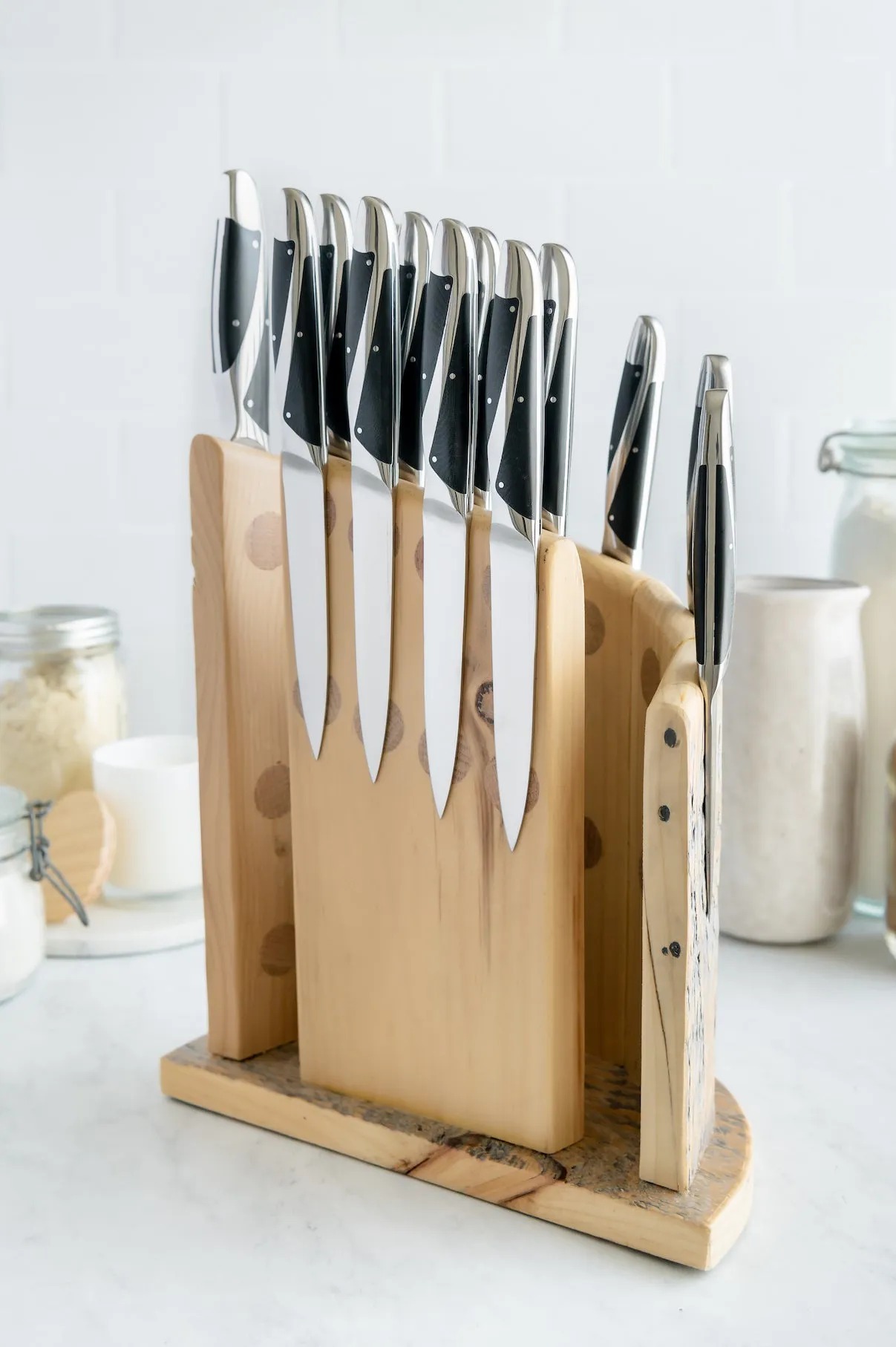 Wölfe 14 Pc Cutlery Set with Magnetic Block